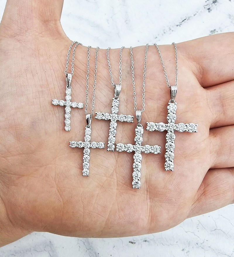 Diamond Cross Pendants & Necklaces